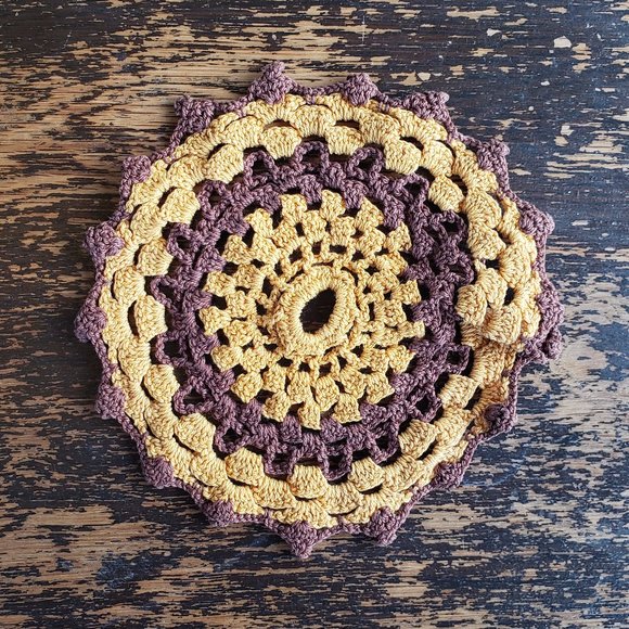 70s Doily Set, Vintage Handmade Crochet - Picture 3 of 8